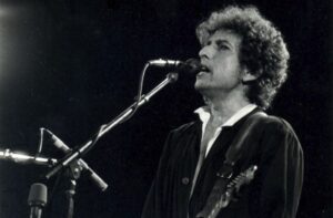 Bob Dylan sings